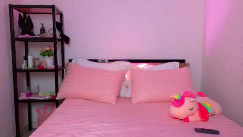 Snapshot of lovely_poppy chatting on 10/13/25, 01:27 Lolly online show from 10/13/25, 01:27