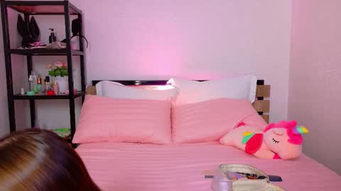 Snapshot of lovely_poppy chatting on 10/18/25, 01:30 Lolly online show from 10/18/25, 01:30