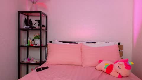 Snapshot of lovely_poppy chatting on 11/07/25, 01:27 Lolly online show from 11/07/25, 01:27