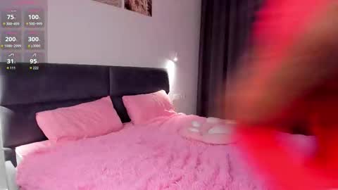 Snapshot of lovely_poppy chatting on 02/11/26, 01:43 Lolly online show from 02/11/26, 01:43