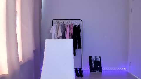 Snapshot of lovely_poppy chatting on 06/10/26, 01:28 Lolly online show from 06/10/26, 01:28