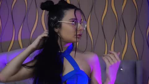 lovely_sophia_ online show from 12/01/25, 06:18