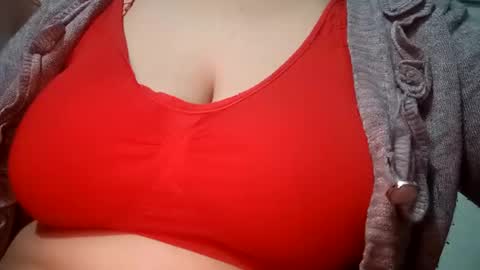 Snapshot of lovely_sweet_girl chatting on 01/13/25, 05:01 katrina follow me guys online show from 01/13/25, 05:01