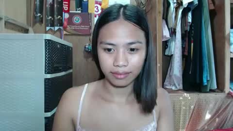 Snapshot of lovely_yvoneslutty chatting on 10/03/25, 11:35 lovely_yvoneslutty online show from 10/03/25, 11:35