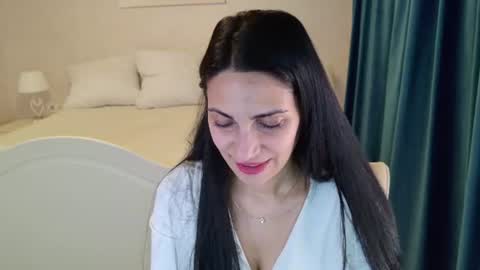 Snapshot of lovelybeatricee chatting on 06/16/26, 06:21 Beatrice online show from 06/16/26, 06:21