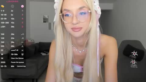 lovelybianca_ online show from 03/27/26, 08:30