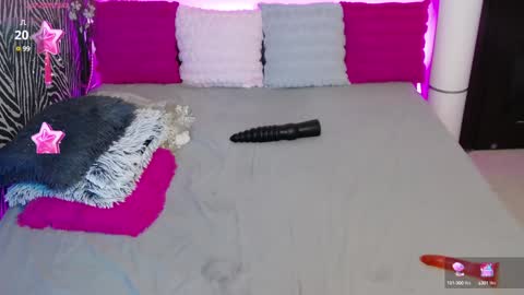 Snapshot of lovelybutterfly chatting on 01/18/25, 10:17 online show from 01/18/25, 10:17