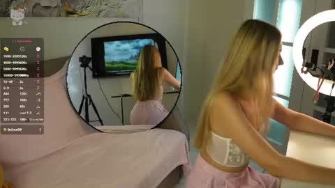Snapshot of lovelygracee chatting on 06/18/26, 04:22 lovelygracee online show from 06/18/26, 04:22
