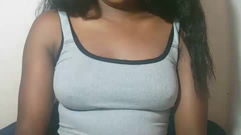 lovelylarra online show from 02/28/26, 09:43