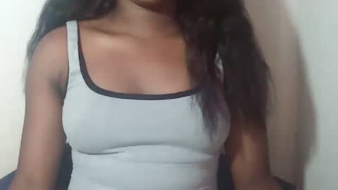 lovelylarra online show from 03/04/26, 12:11