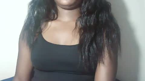 lovelylarra online show from 04/01/26, 10:05