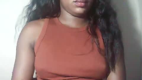 lovelylarra online show from 04/06/26, 08:21