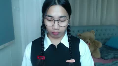 Snapshot of lovelymae18 chatting on 02/26/26, 10:42 lovelymae18 online show from 02/26/26, 10:42