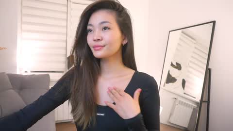 kim online show from 03/10/25, 04:14