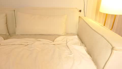 kim online show from 09/10/25, 04:29