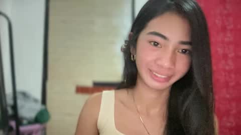 lovelyours_kishia online show from 04/12/26, 12:15