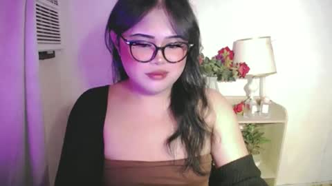 Snapshot of lovelypinaychubsx chatting on 06/22/26, 11:29 lovely online show from 06/22/26, 11:29