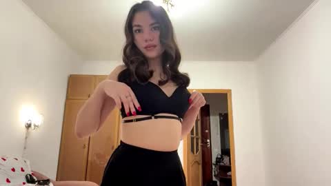 Snapshot of lovelyy_lovely chatting on 11/28/25, 05:59 Kalie online show from 11/28/25, 05:59