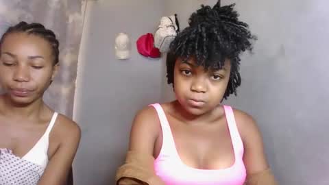 Snapshot of lovemarie08 chatting on 04/08/26, 06:02 lovemarie08 online show from 04/08/26, 06:02