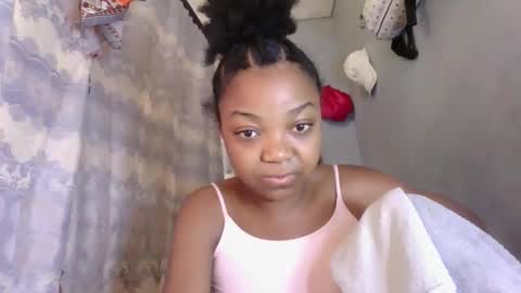 Snapshot of lovemarie08 chatting on 04/12/26, 05:23 lovemarie08 online show from 04/12/26, 05:23