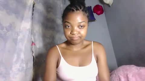 Snapshot of lovemarie08 chatting on 04/14/26, 01:11 lovemarie08 online show from 04/14/26, 01:11