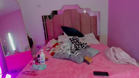 L O V E  online show from 03/05/25, 11:49