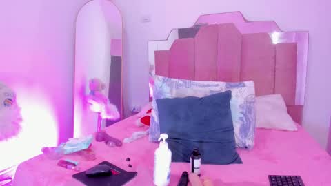 L O V E  online show from 03/05/25, 02:56