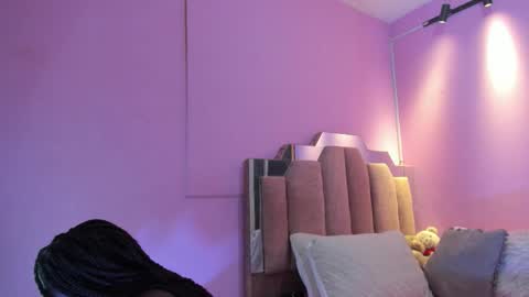 L O V E  online show from 12/18/25, 11:49