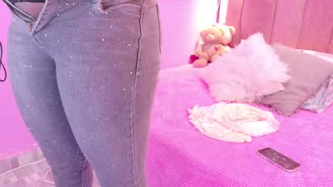 L O V E  online show from 03/06/26, 12:01