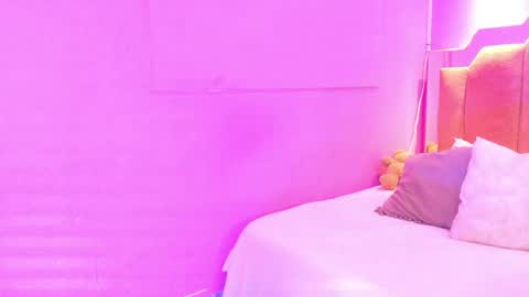 L O V E  online show from 04/13/26, 12:21