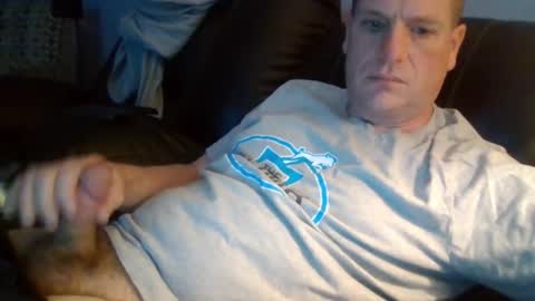 lovetocum37 online show from 03/11/25, 02:21