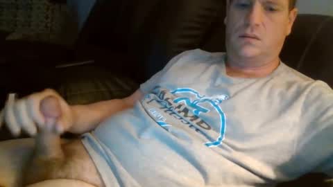 lovetocum37 online show from 02/04/26, 07:42