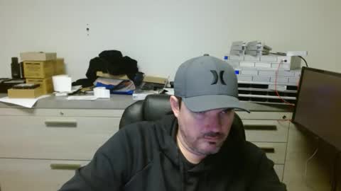 Snapshot of lovetofps chatting on 12/04/25, 09:45 Love2Game online show from 12/04/25, 09:45