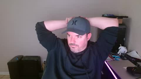 Snapshot of lovetofps chatting on 02/09/26, 02:26 Love2Game online show from 02/09/26, 02:26