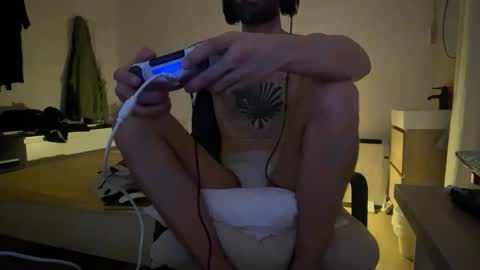 loveweed22 online show from 04/18/26, 07:07