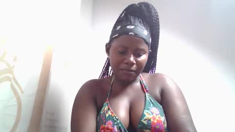 lovie_paula online show from 10/13/25, 07:19