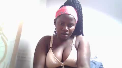 lovie_paula online show from 10/14/25, 07:31