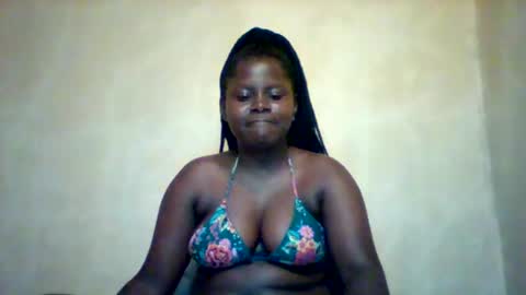 Snapshot of loviett chatting on 05/19/26, 03:51 loviett online show from 05/19/26, 03:51