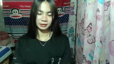 loving_rhean online show from 05/18/26, 07:25