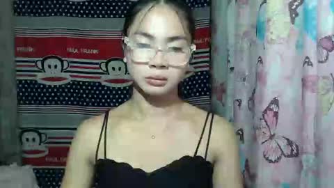 loving_rhean online show from 05/25/26, 10:43