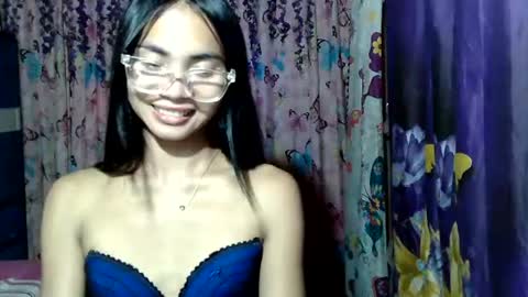 Snapshot of loving_rhean chatting on 07/31/26, 01:32 loving_rhean online show from 07/31/26, 01:32