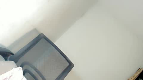 Snapshot of lovingmonaru969 chatting on 01/01/25, 08:47 Lovingmonaru969 online show from 01/01/25, 08:47