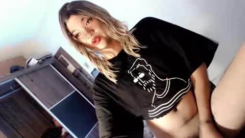 Snapshot of lovingmonaru969 chatting on 10/11/25, 12:47 Lovingmonaru969 online show from 10/11/25, 12:47