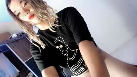 Snapshot of lovingmonaru969 chatting on 11/16/25, 01:06 Lovingmonaru969 online show from 11/16/25, 01:06