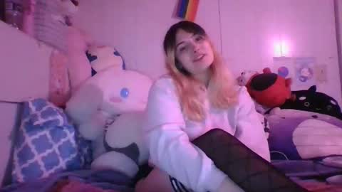 lovrgirl888 online show from 04/17/26, 09:29