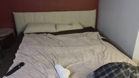 Snapshot of lovvingwhisperr chatting on 04/11/26, 01:21 Erika online show from 04/11/26, 01:21