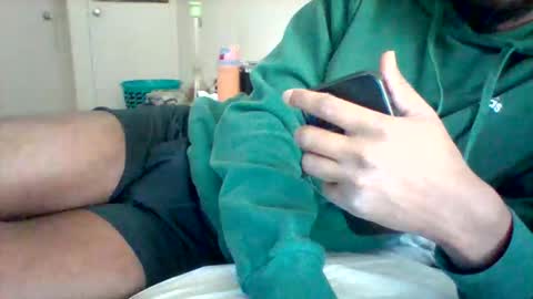 Snapshot of lowkeyme28 chatting on 02/04/26, 11:42 lowkeyme28 online show from 02/04/26, 11:42