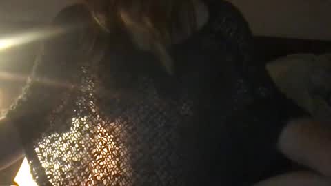 lozivelle online show from 11/23/25, 10:26