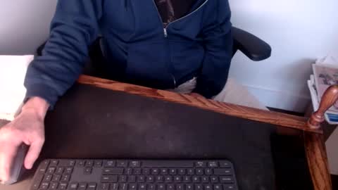 lreed090 online show from 03/03/25, 10:52