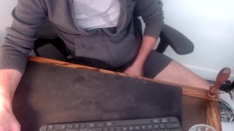 lreed090 online show from 09/12/25, 06:19